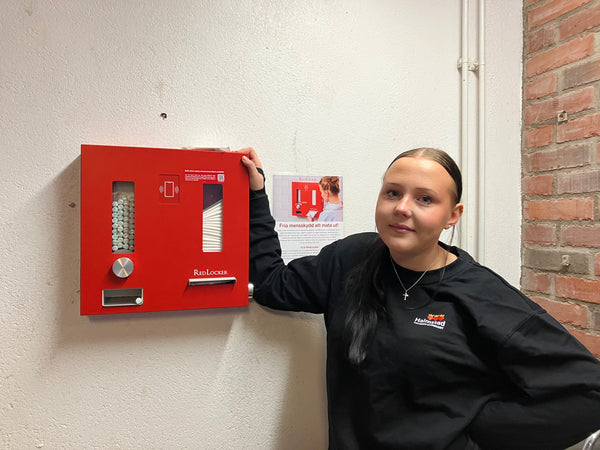 Nu har alla skolor i Halmstad tillgång till gratis mensskydd